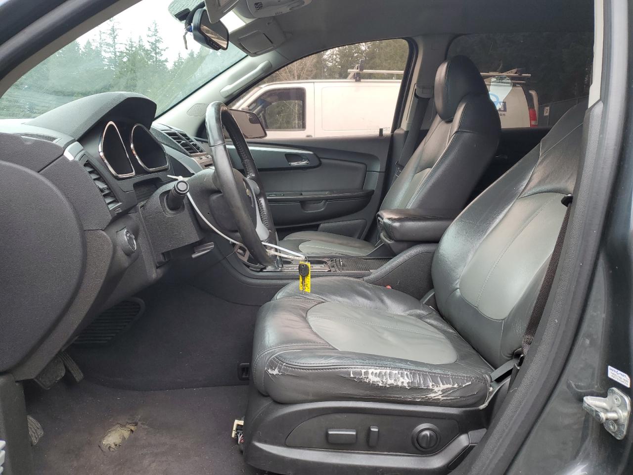 2010 Chevrolet Traverse - Image 7