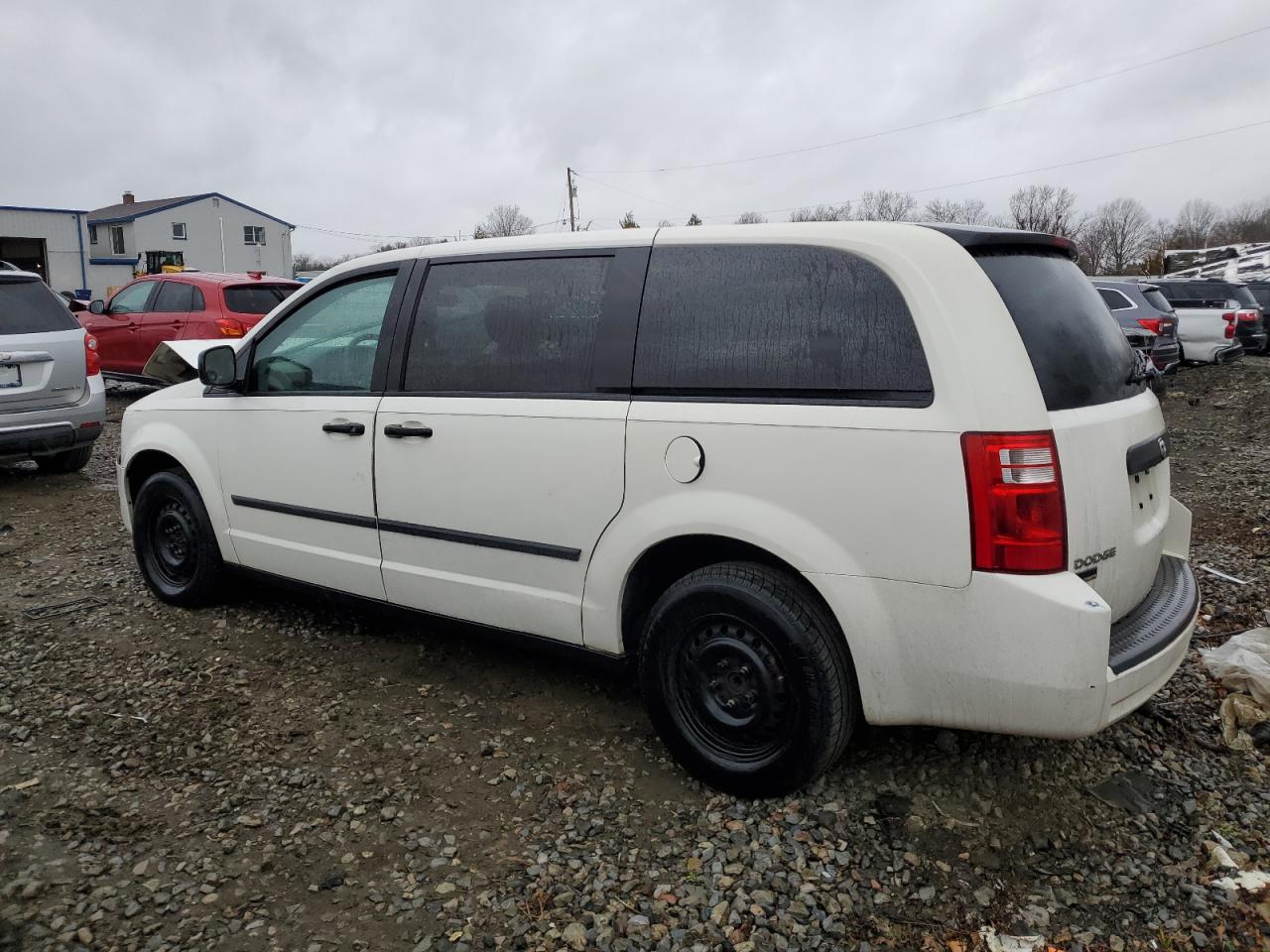 2010 Dodge Caravan - Image 2