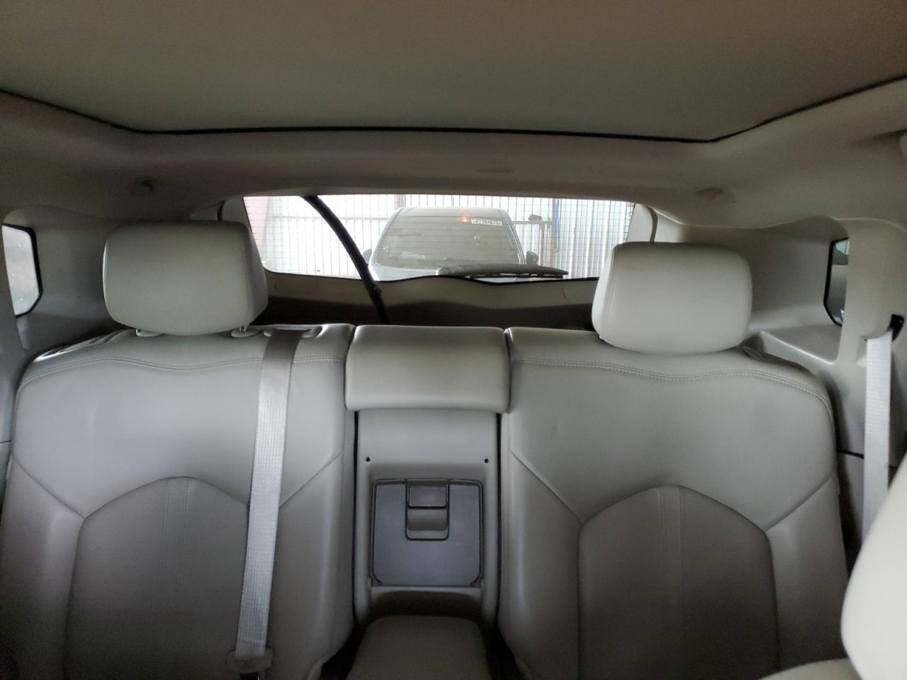 2015 Cadillac SRX - Image 10