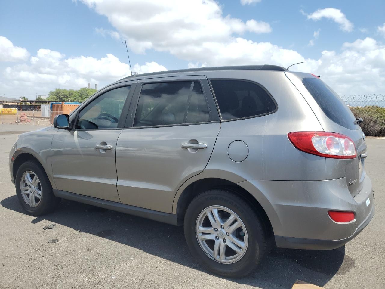 2011 Hyundai Santa Fe - Image 2
