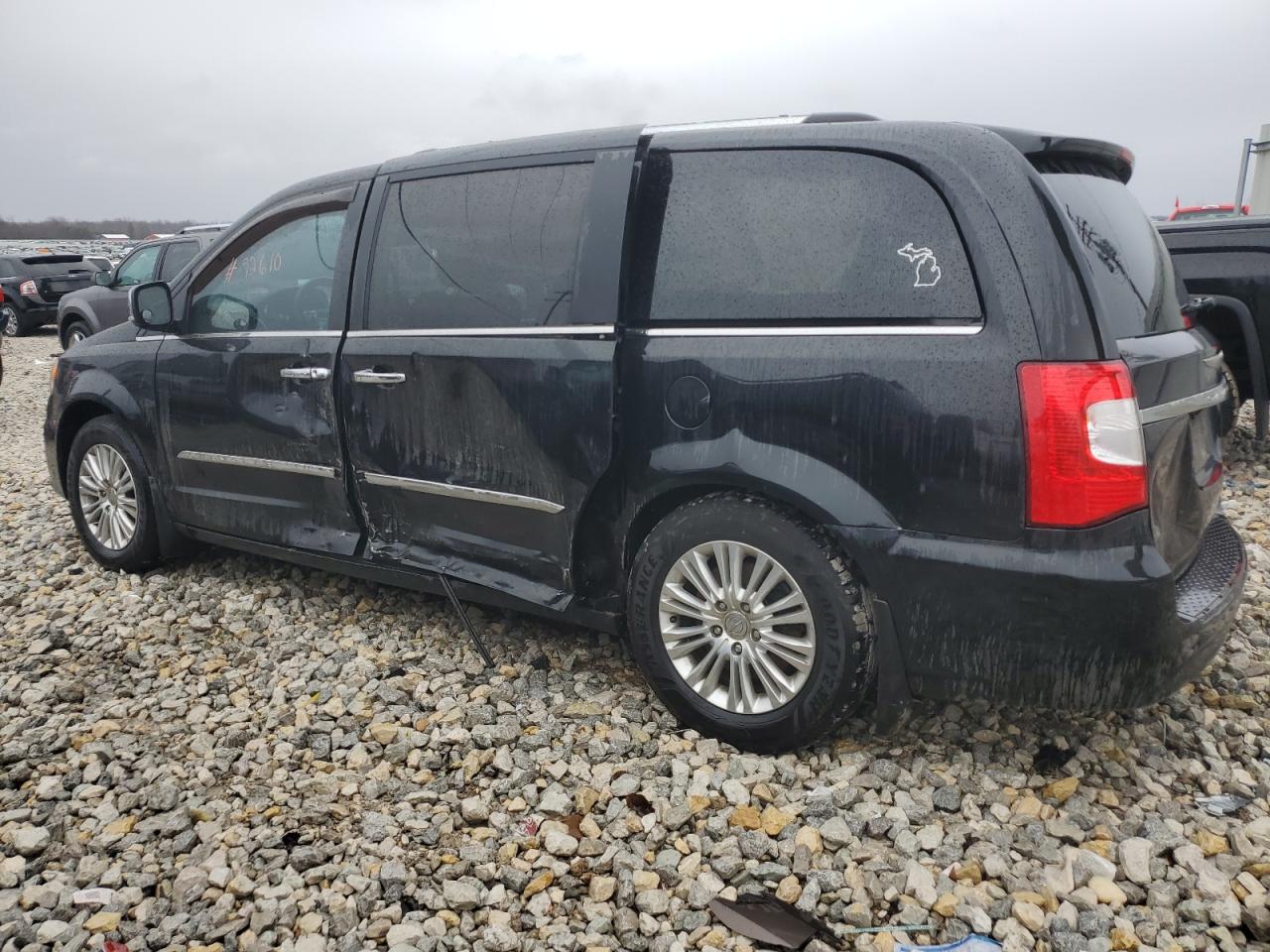 2014 Chrysler Town & Country - Image 2