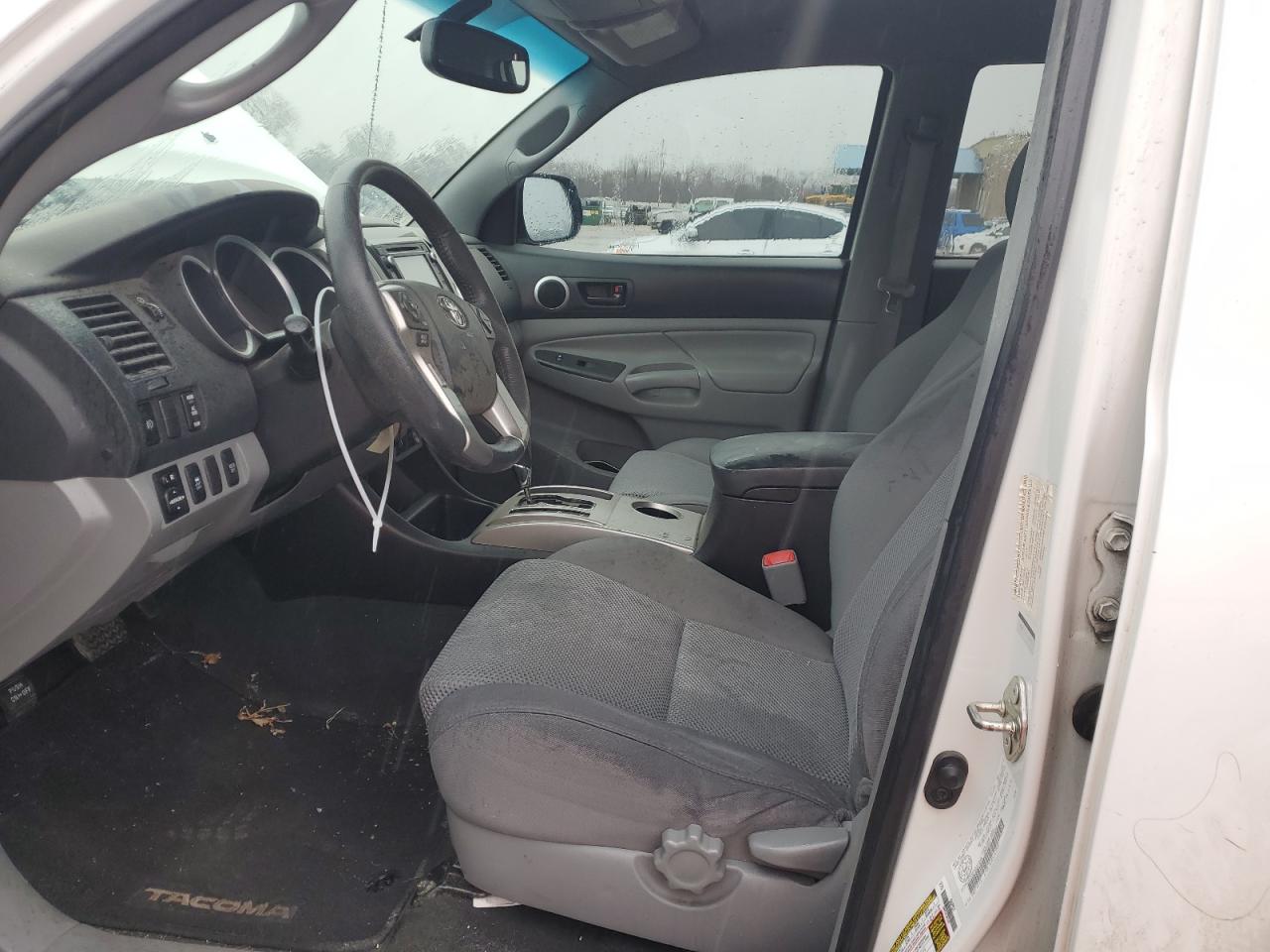 2015 Toyota Tacoma - Image 7