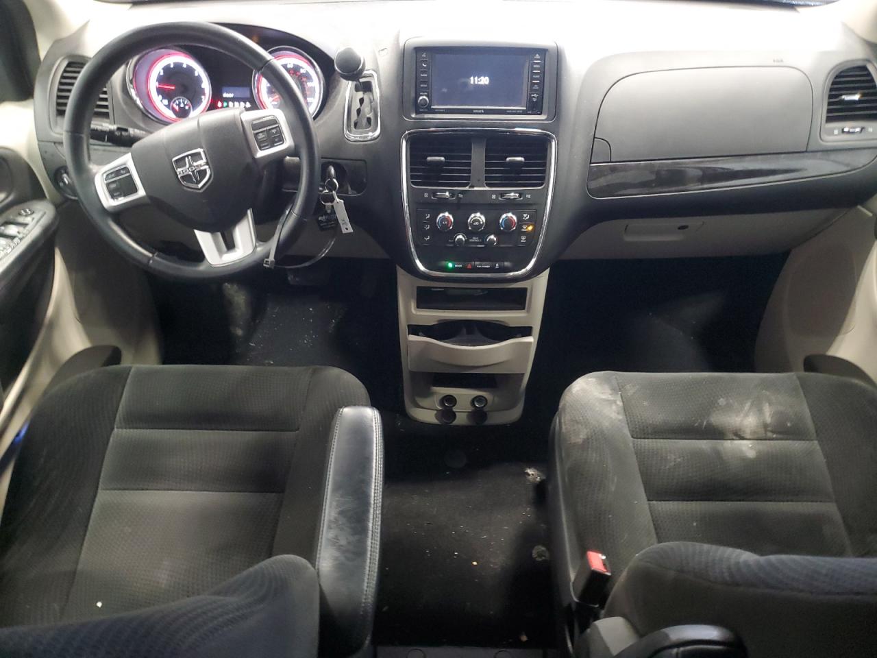 2017 Dodge Caravan - Image 8