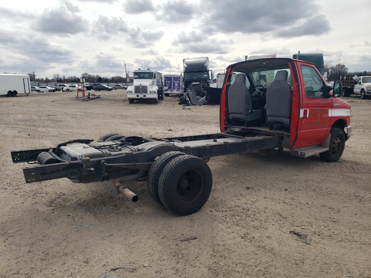 2016 Ford Econoline - Image 3