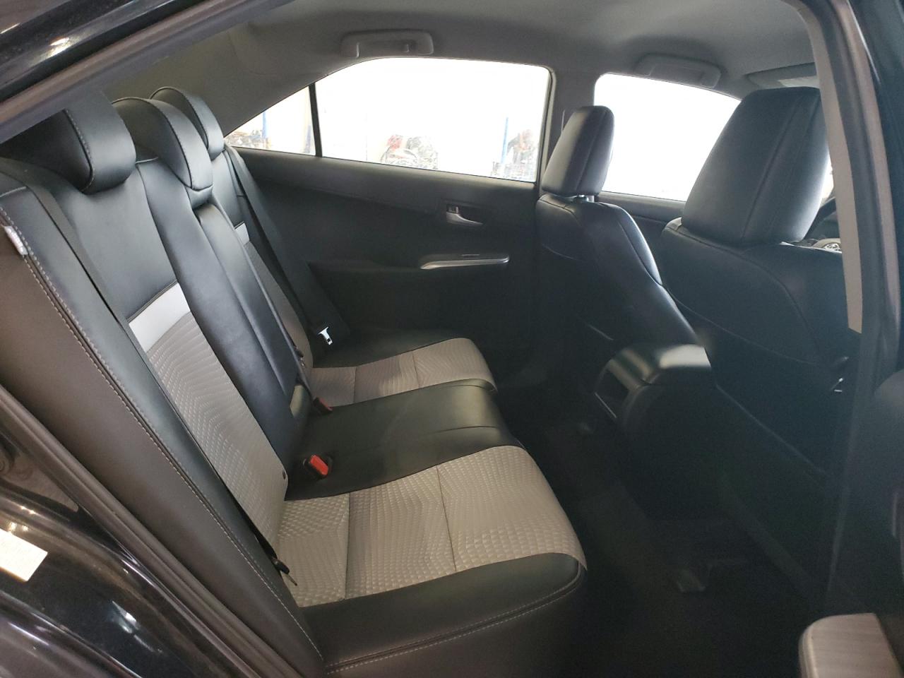 2012 Toyota Camry - Image 10