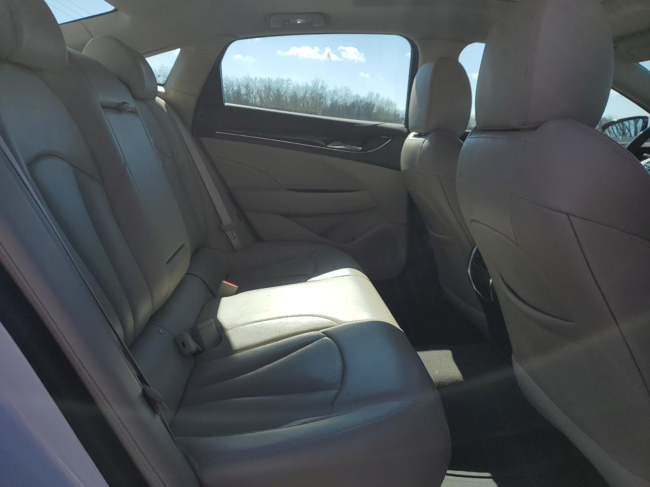 2017 Buick LaCrosse - Image 10