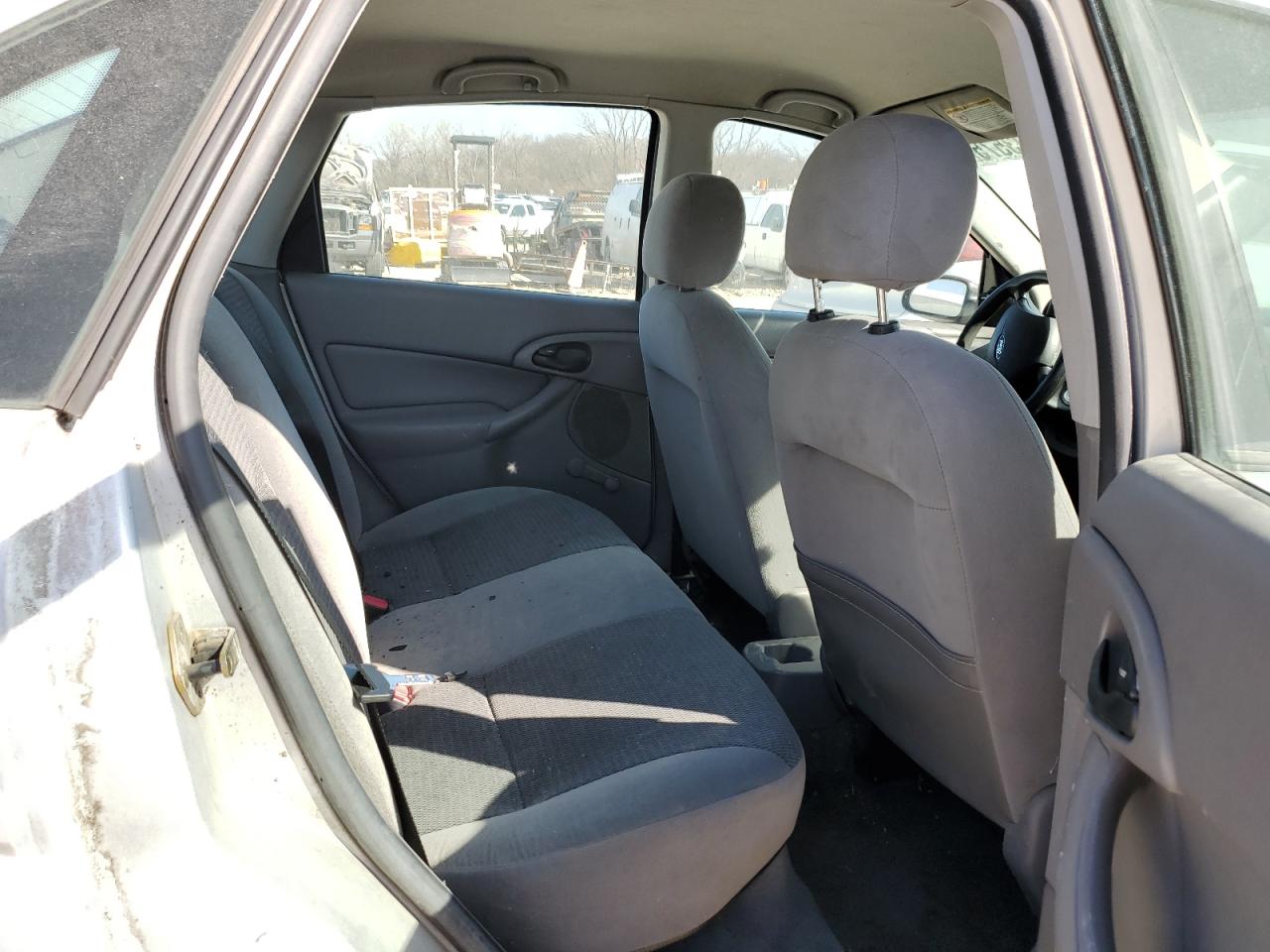 2003 Ford Focus - Image 11