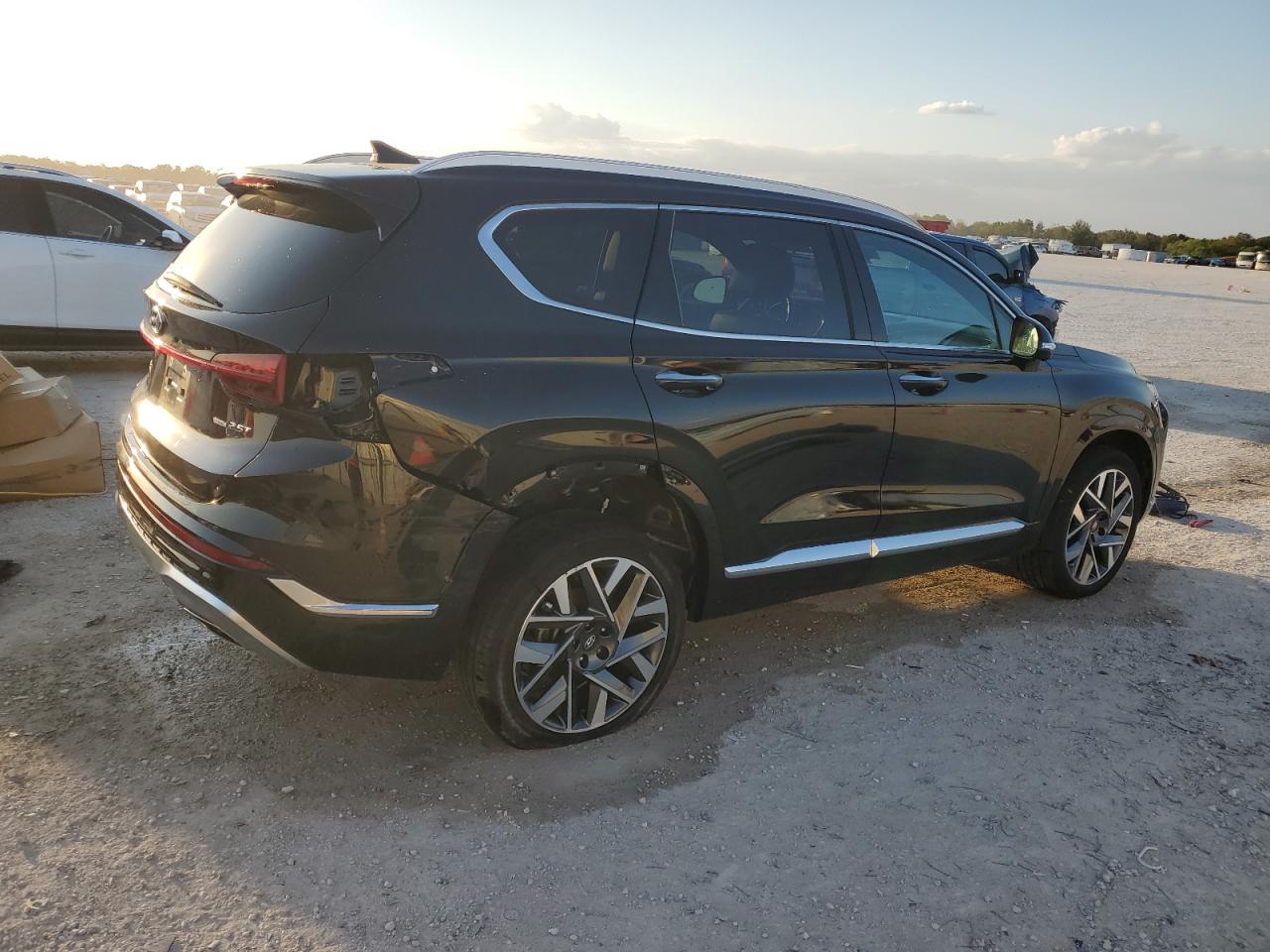 2023 Hyundai Santa Fe - Image 3