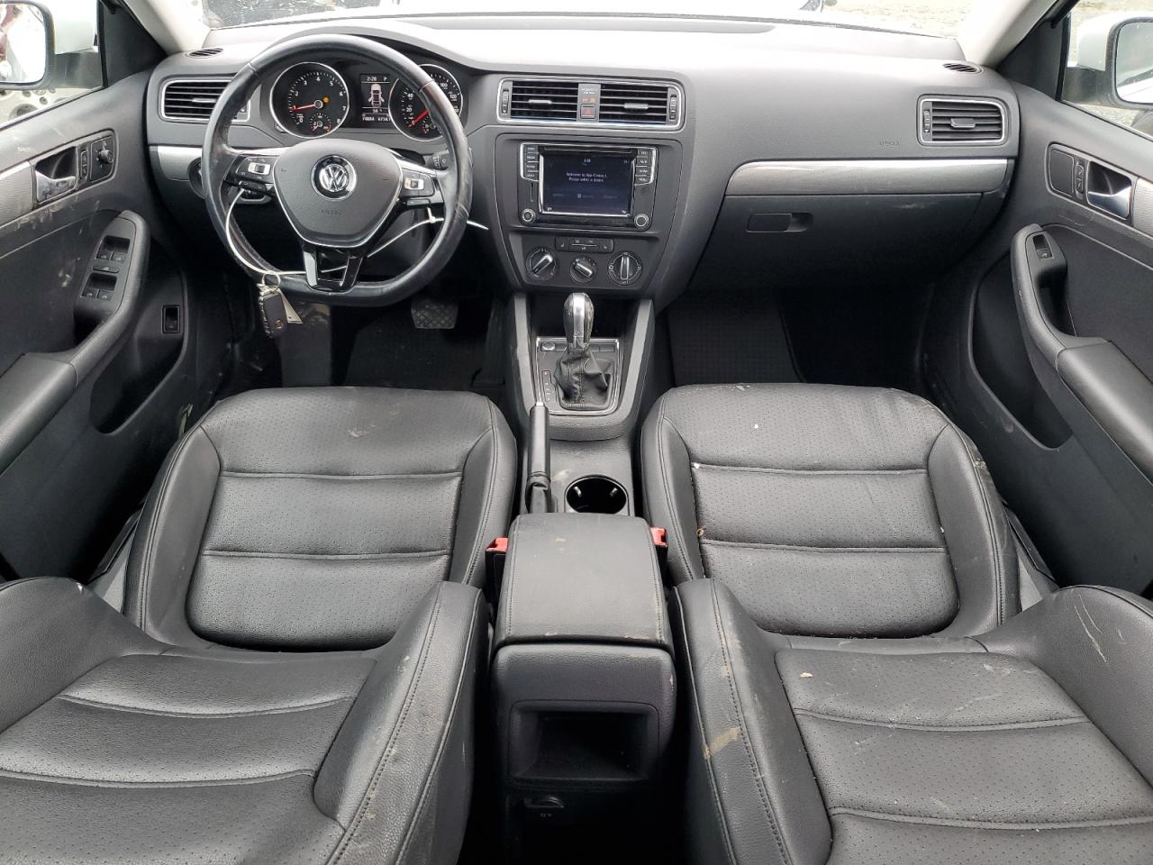 2017 Volkswagen Jetta - Image 8