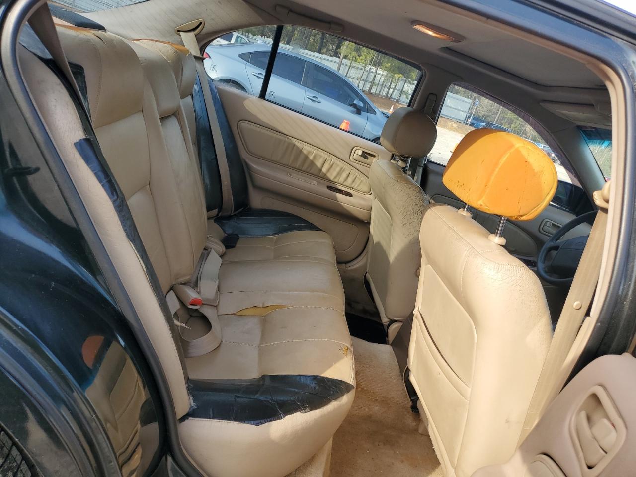 1995 Nissan Maxima - Image 10