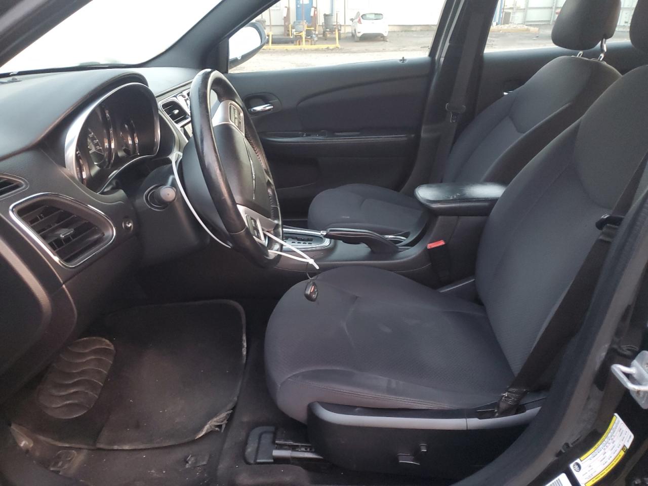 2014 Chrysler 200 - Image 7