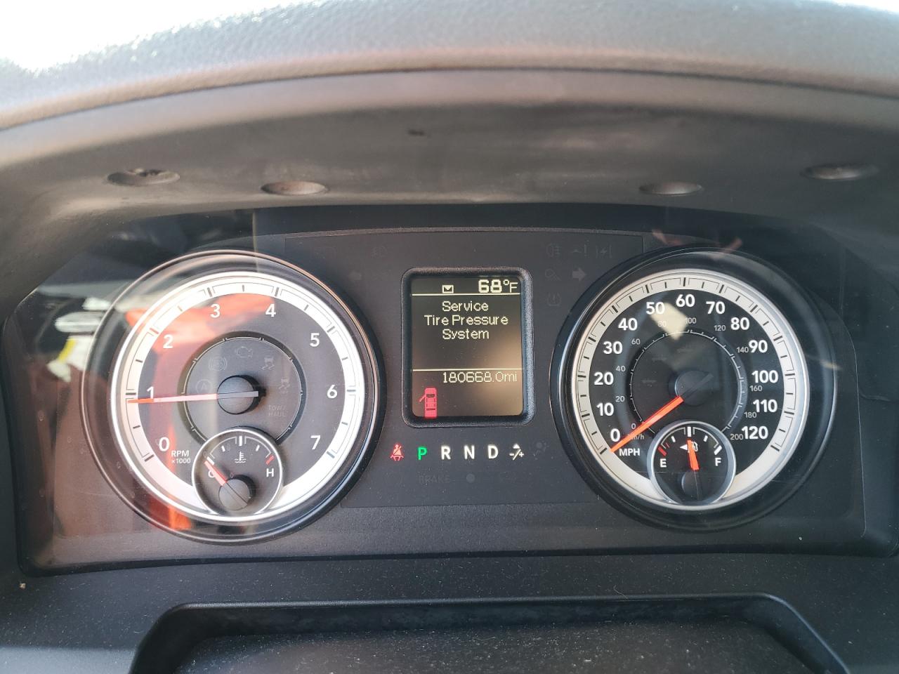 2014 RAM 1500 - Image 9