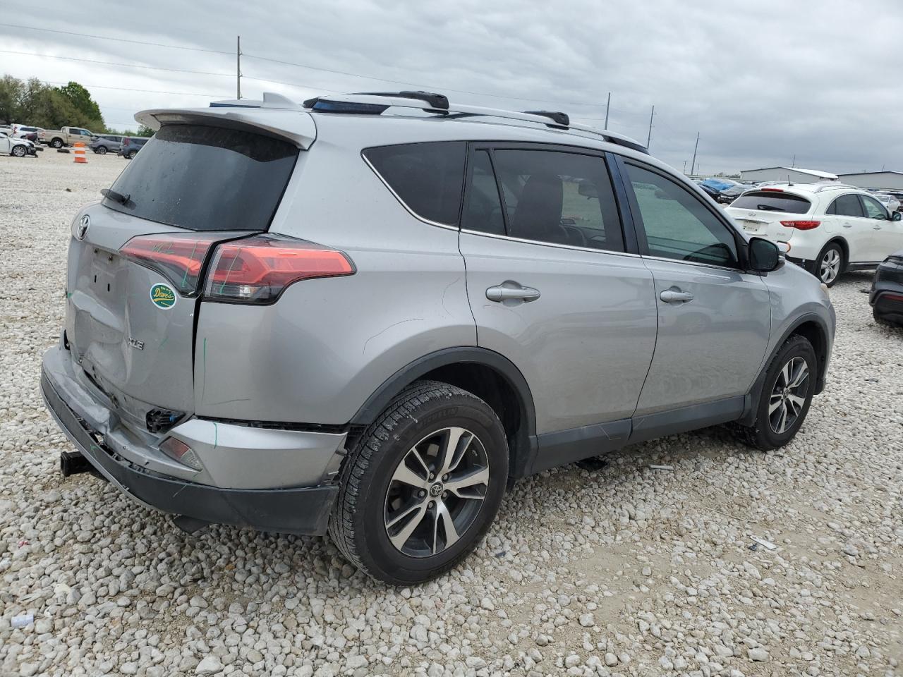 2T3WFREV8JW445262 TOYOTA RAV4 2018