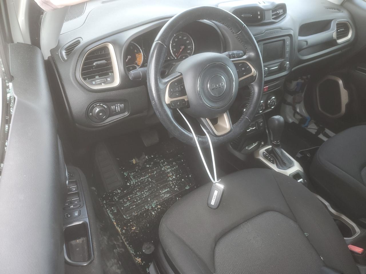 2017 Jeep Renegade - Image 8