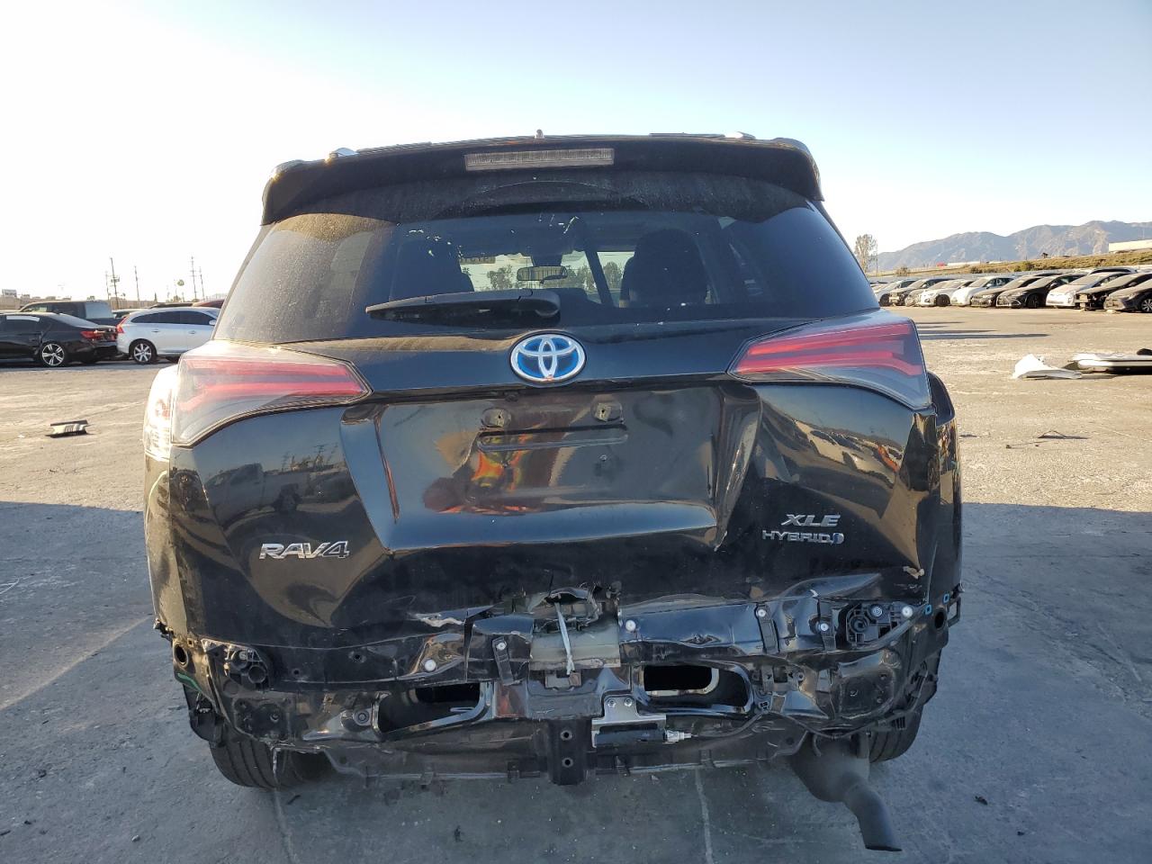2018 Toyota RAV 4 - Image 6