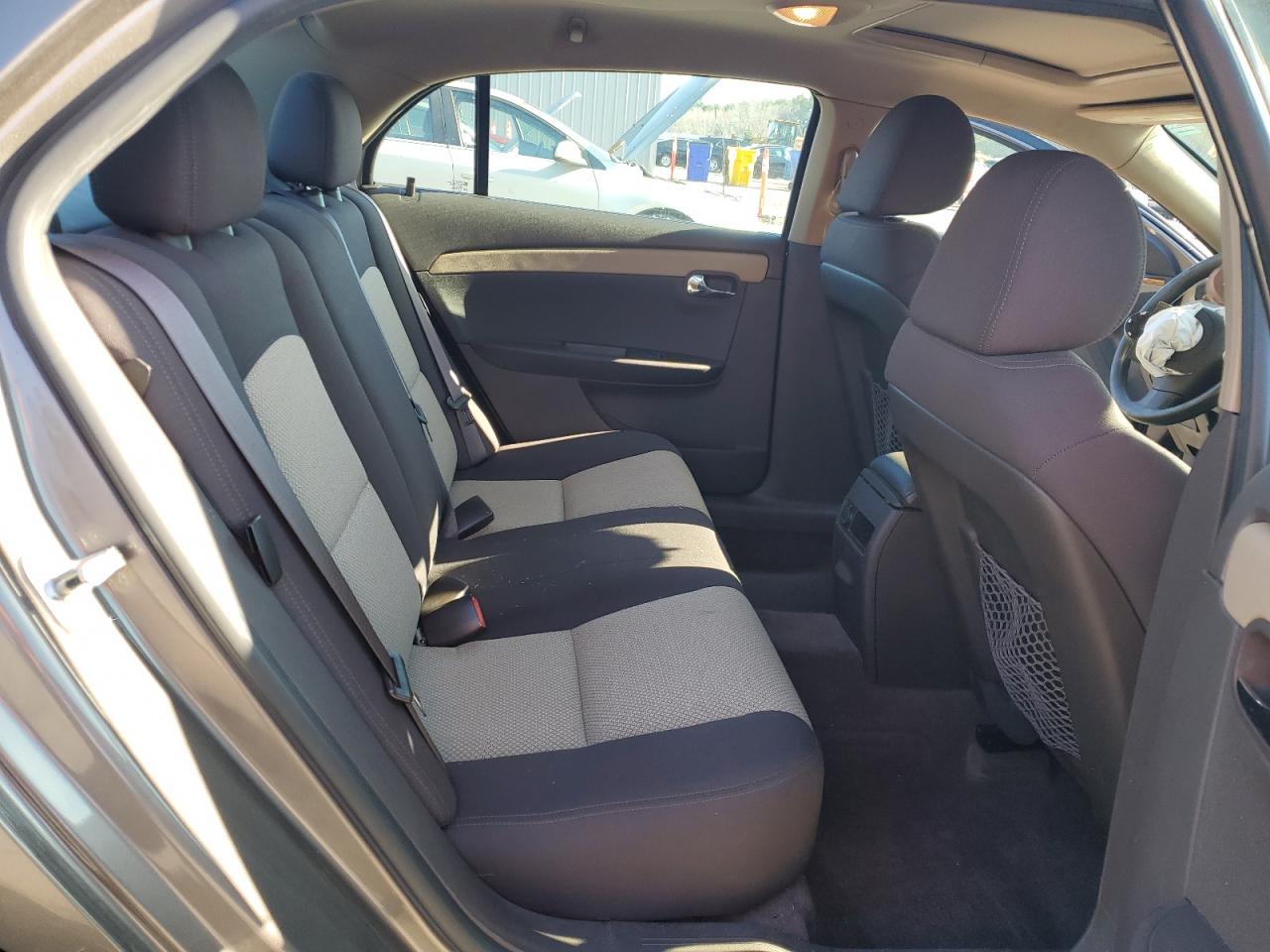 2011 Chevrolet Malibu - Image 10