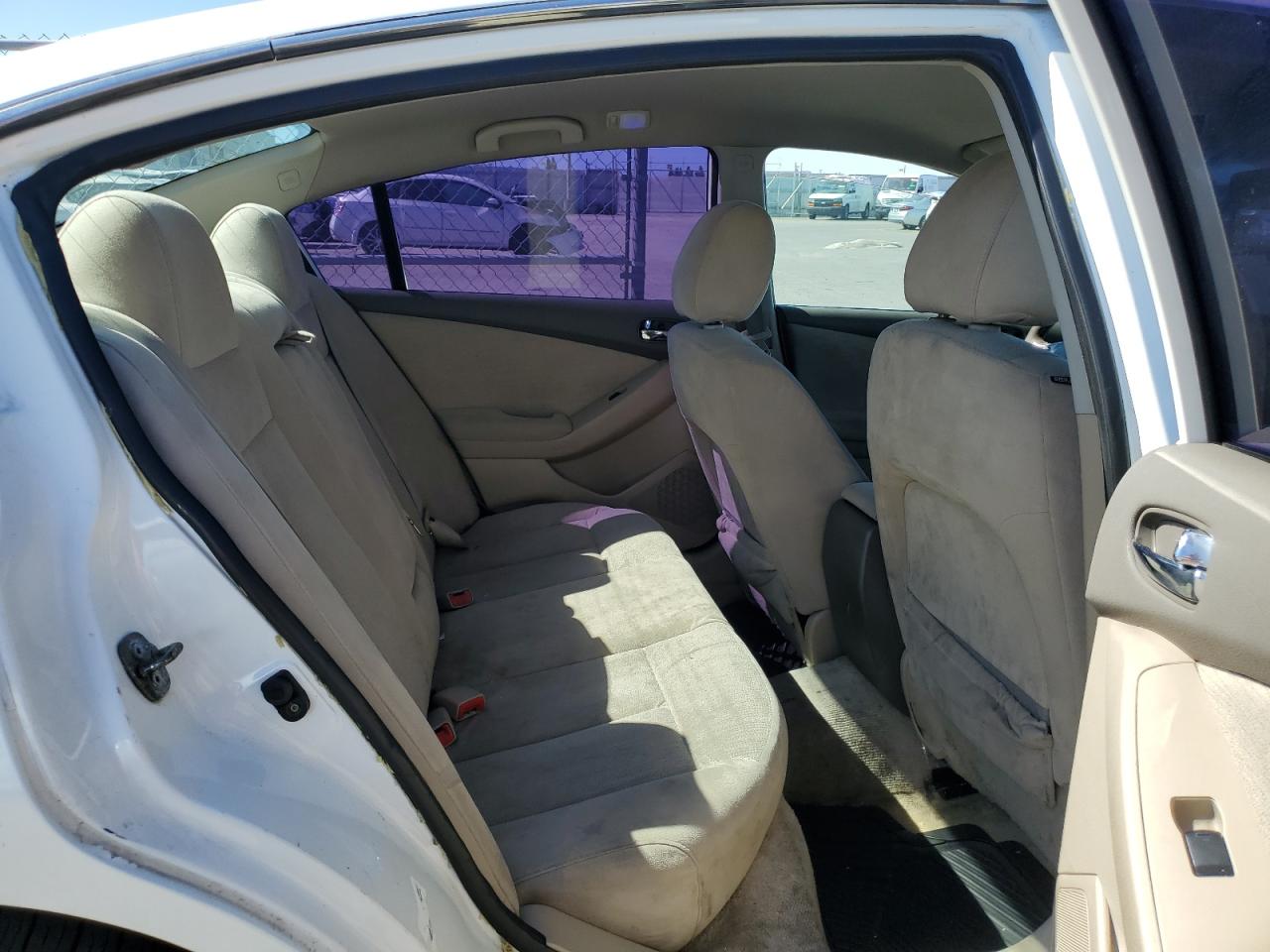 2012 Nissan Altima - Image 10
