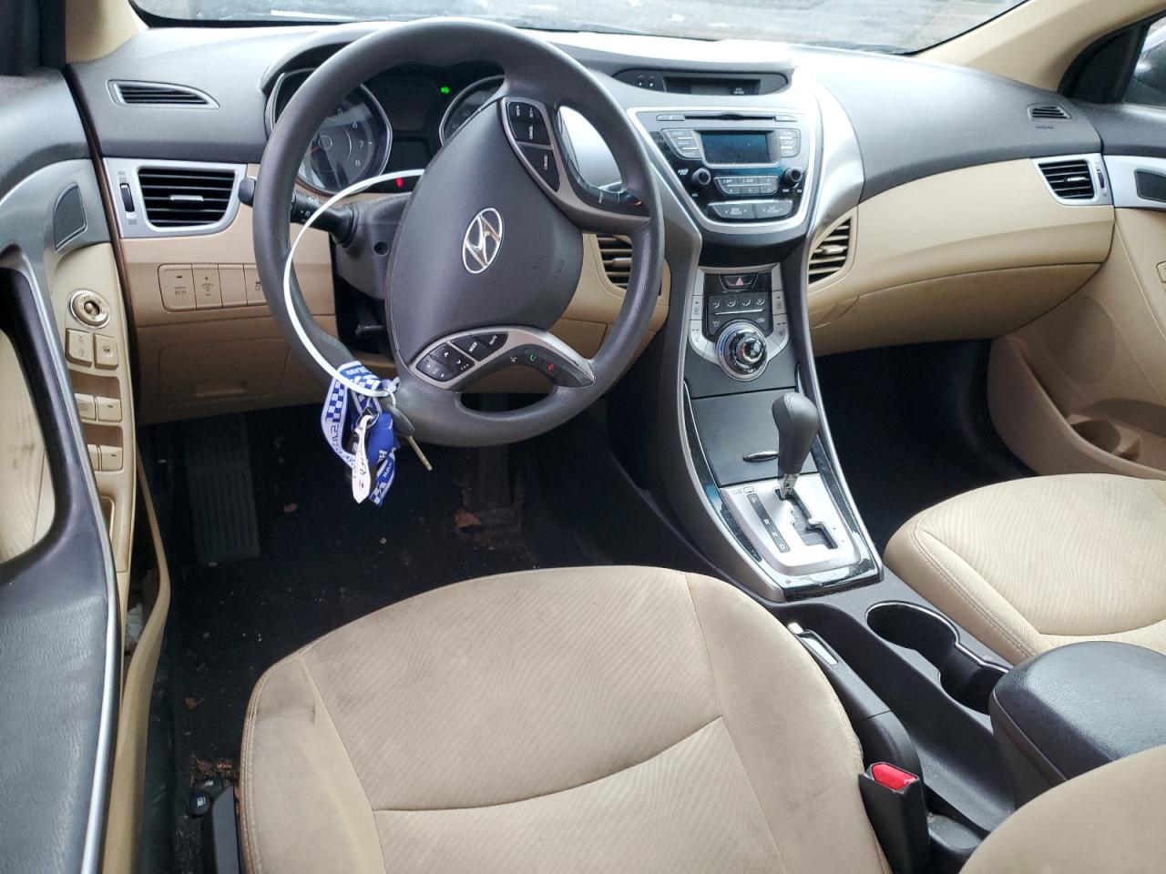 2013 Hyundai Elantra - Image 8