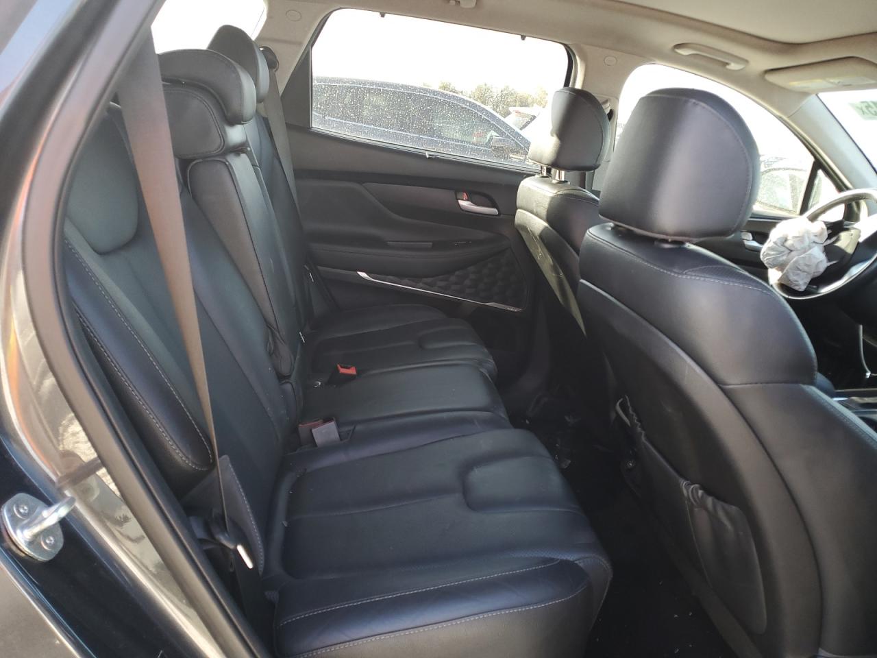 2020 Hyundai Santa Fe - Image 10