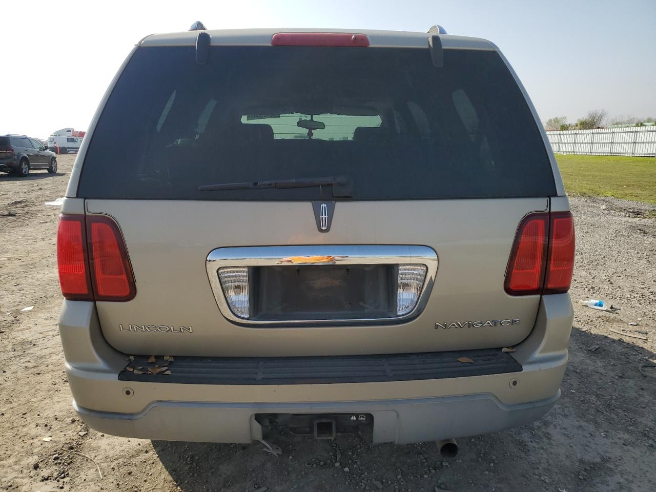 2004 Lincoln Navigator - Image 6