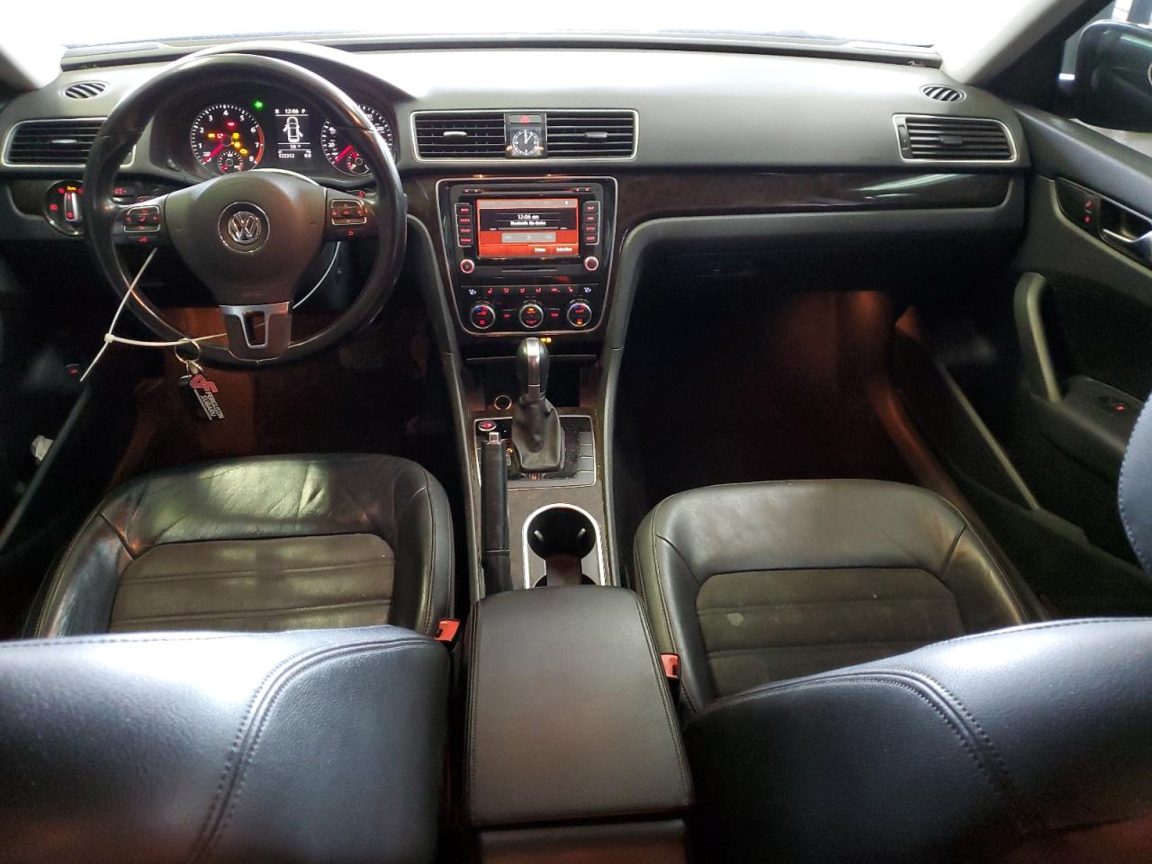 2014 Volkswagen Passat - Image 8