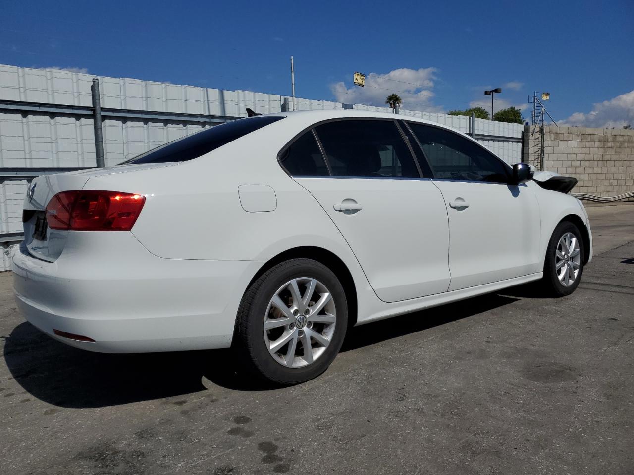 2014 Volkswagen Jetta - Image 3