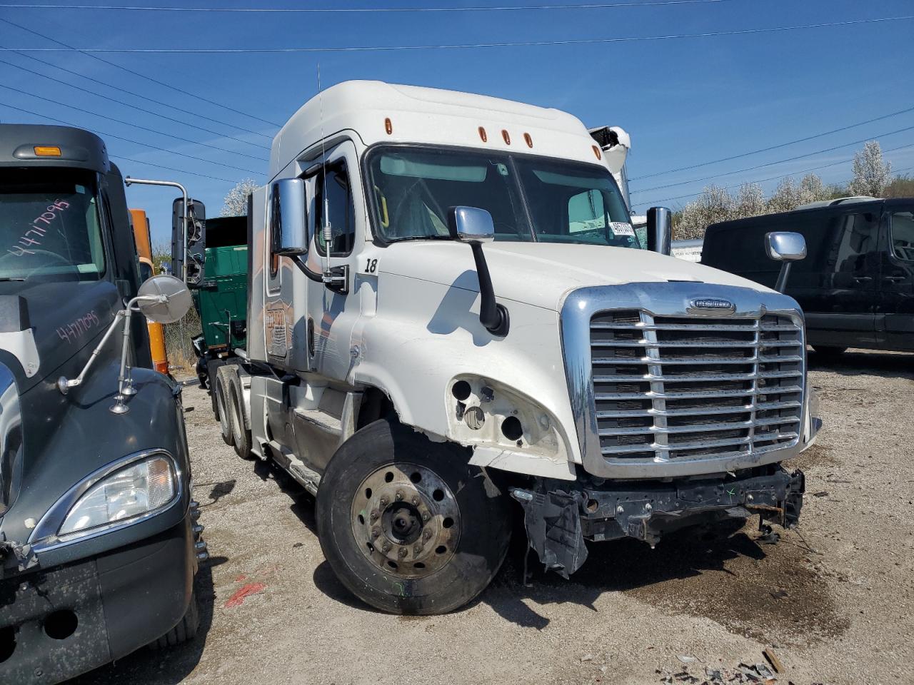 2018 Freightliner Cascadia 125 Semi Truck for Sale in Bridgeton, MO - Side