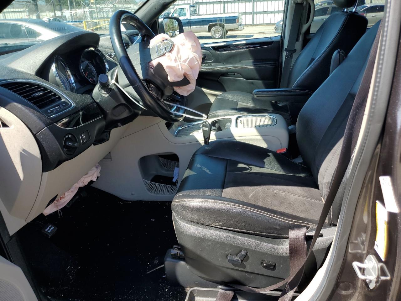 2019 Dodge Caravan - Image 7