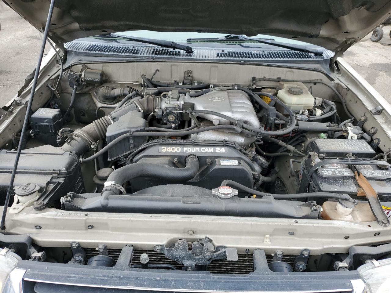 2002 Toyota 4Runner - Image 12