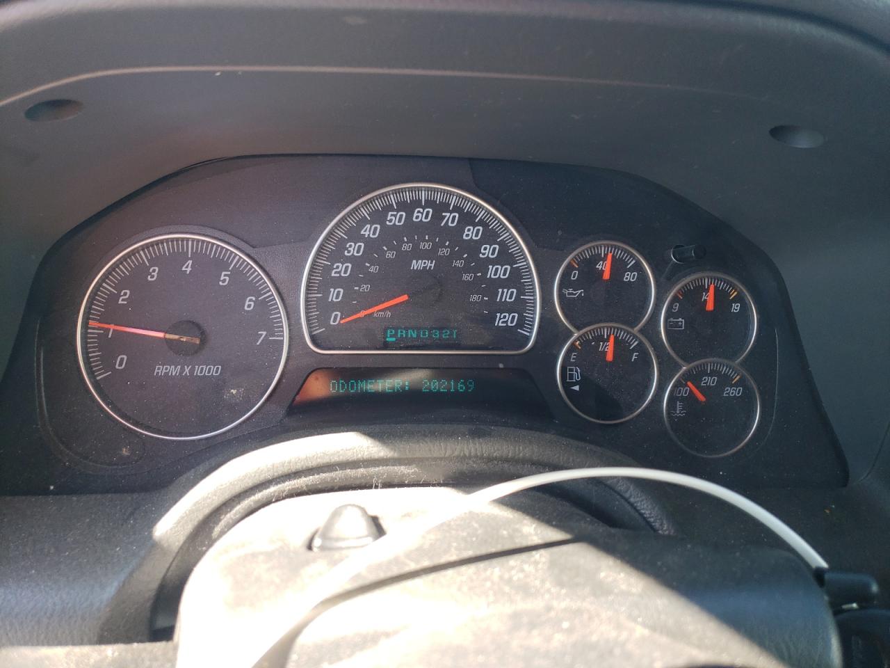 2004 GMC Envoy - Image 9