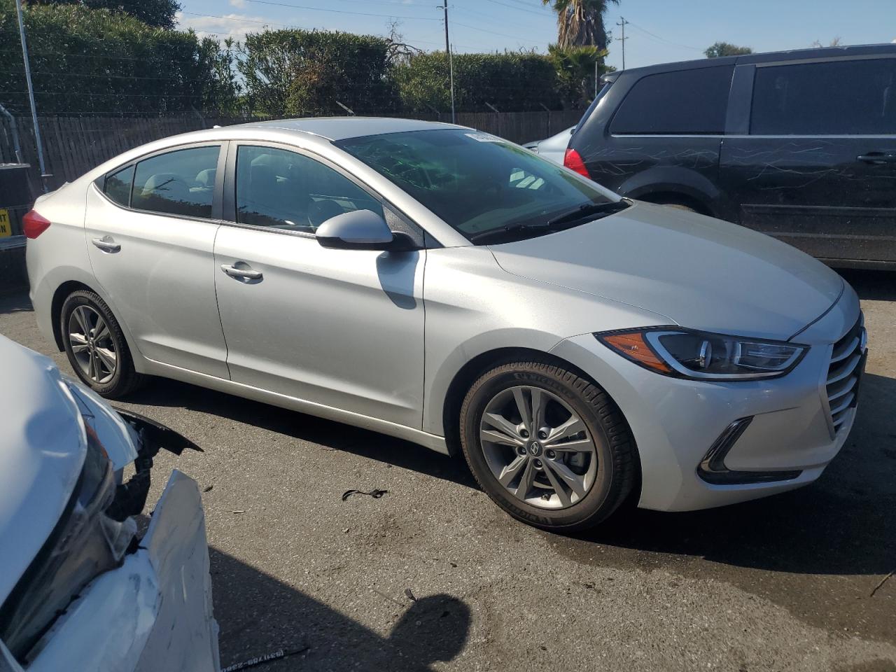 2017 Hyundai Elantra - Image 4