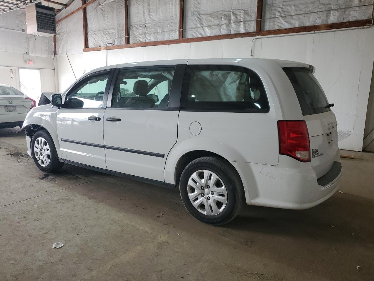 2015 Dodge Caravan - Image 2