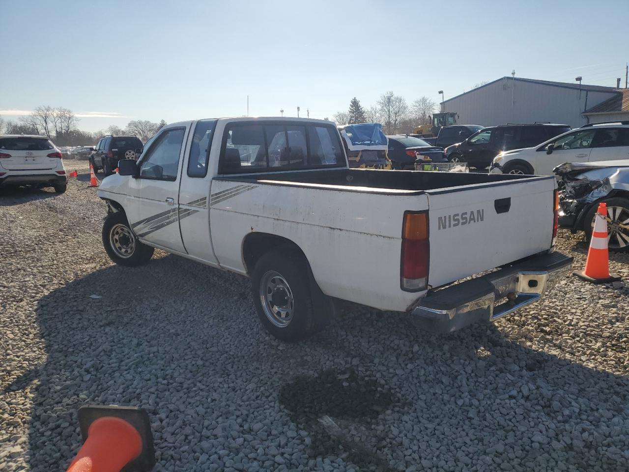 1993 Nissan Titan - Image 2