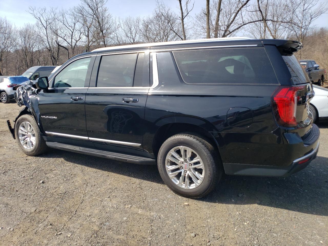 2021 GMC Yukon - Image 2