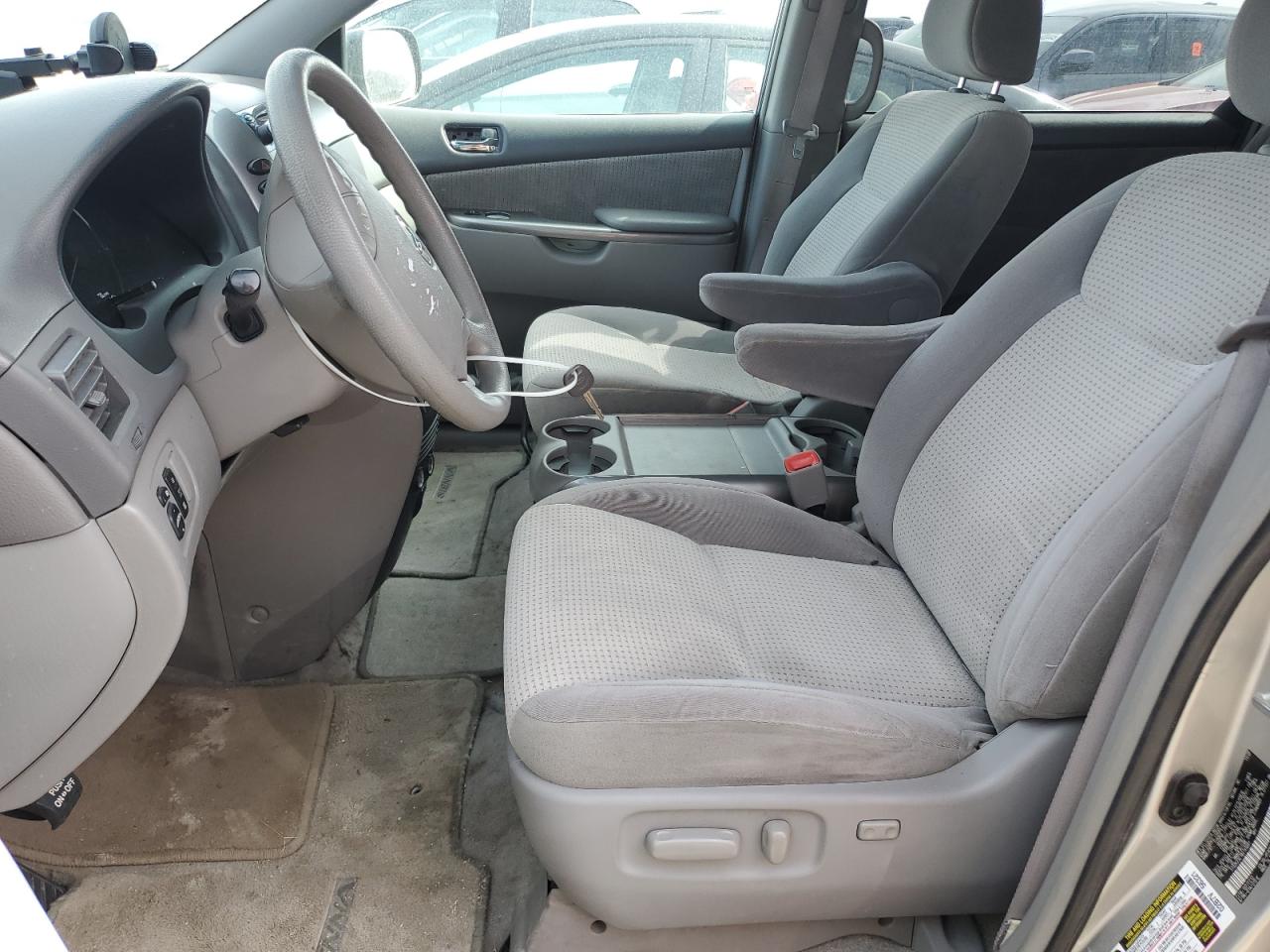 2008 Toyota Sienna - Image 7