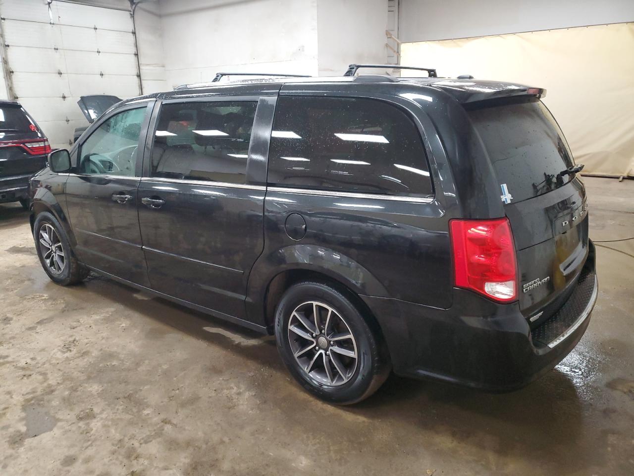 2017 Dodge Caravan - Image 2