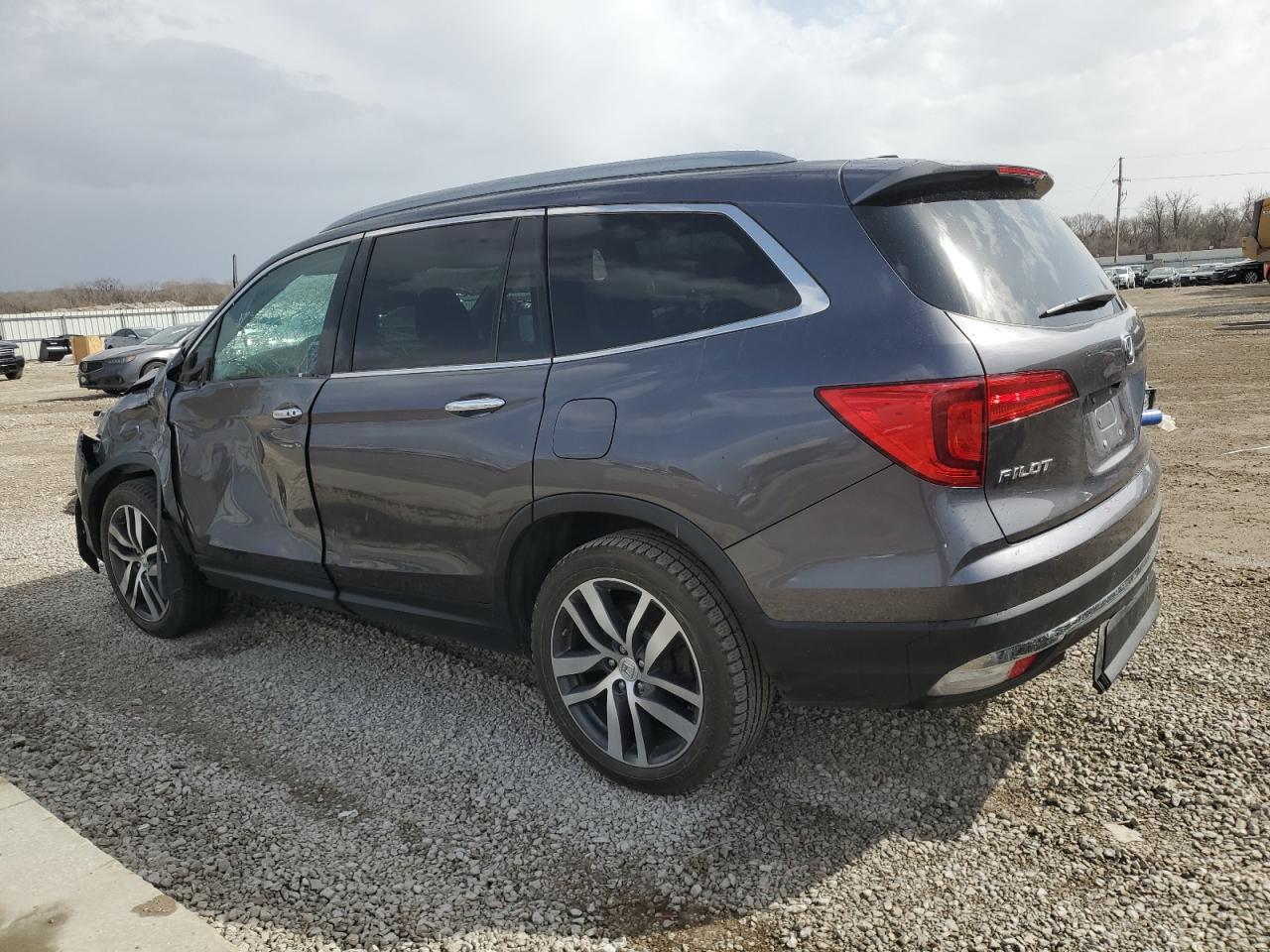 2017 Honda Pilot - Image 2