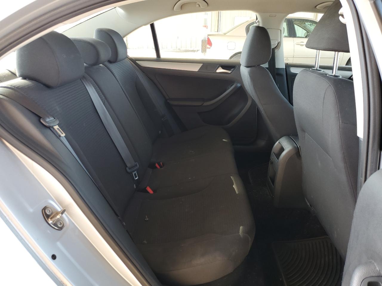 2015 Volkswagen Jetta - Image 10