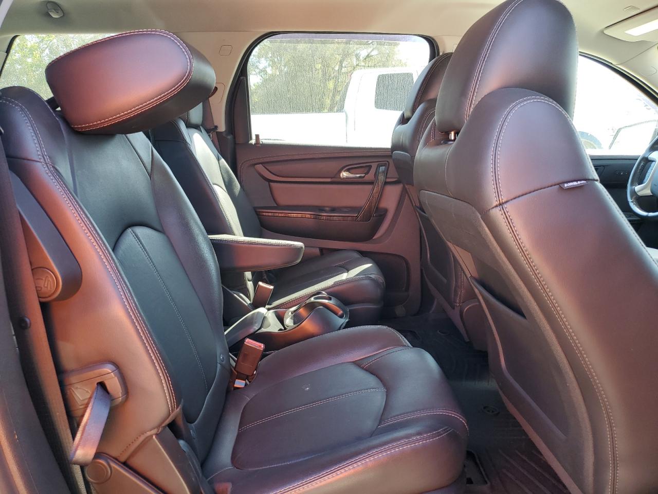 2017 GMC Acadia - Image 11