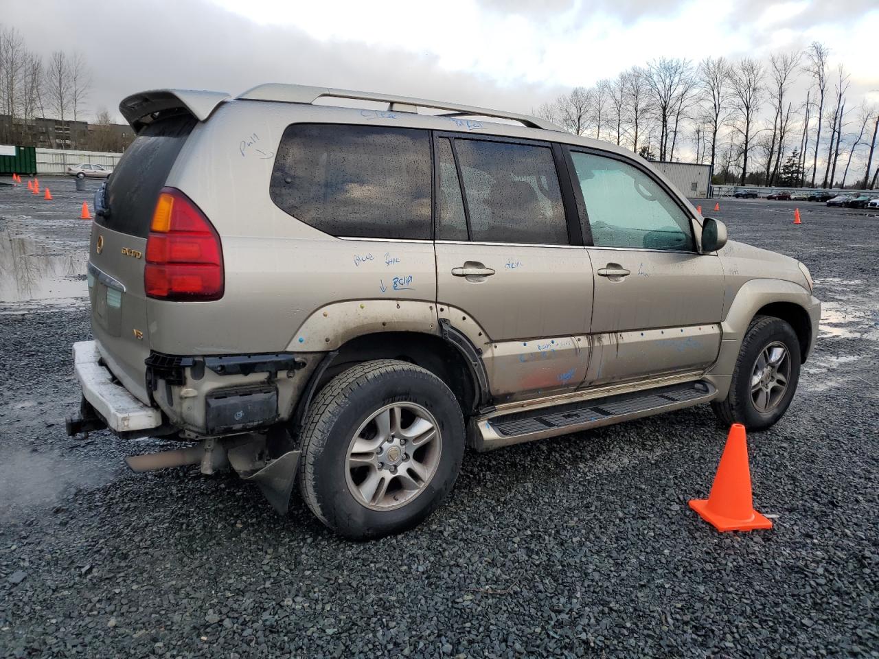 2004 Lexus GX - Image 3