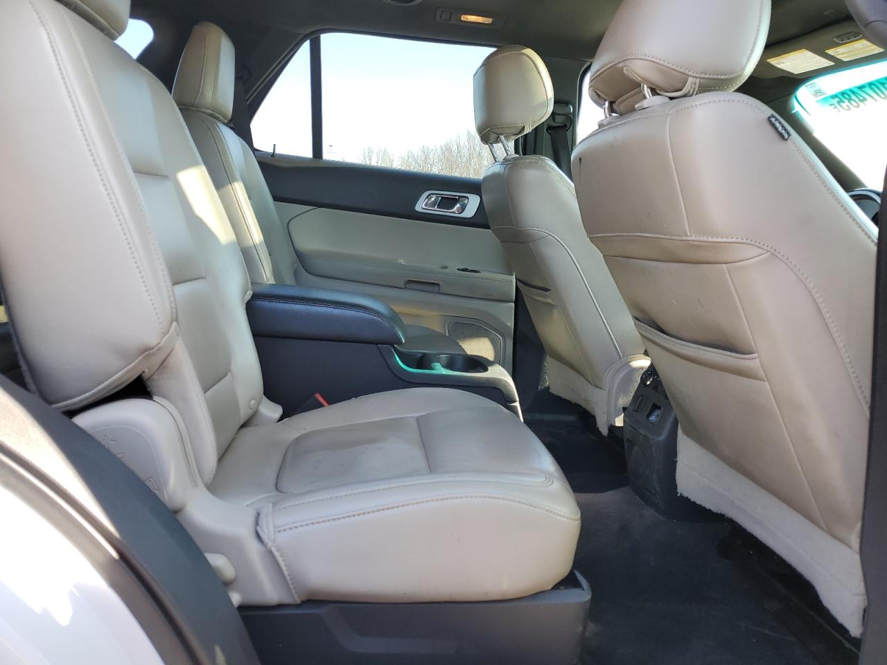 2011 Ford Explorer - Image 11