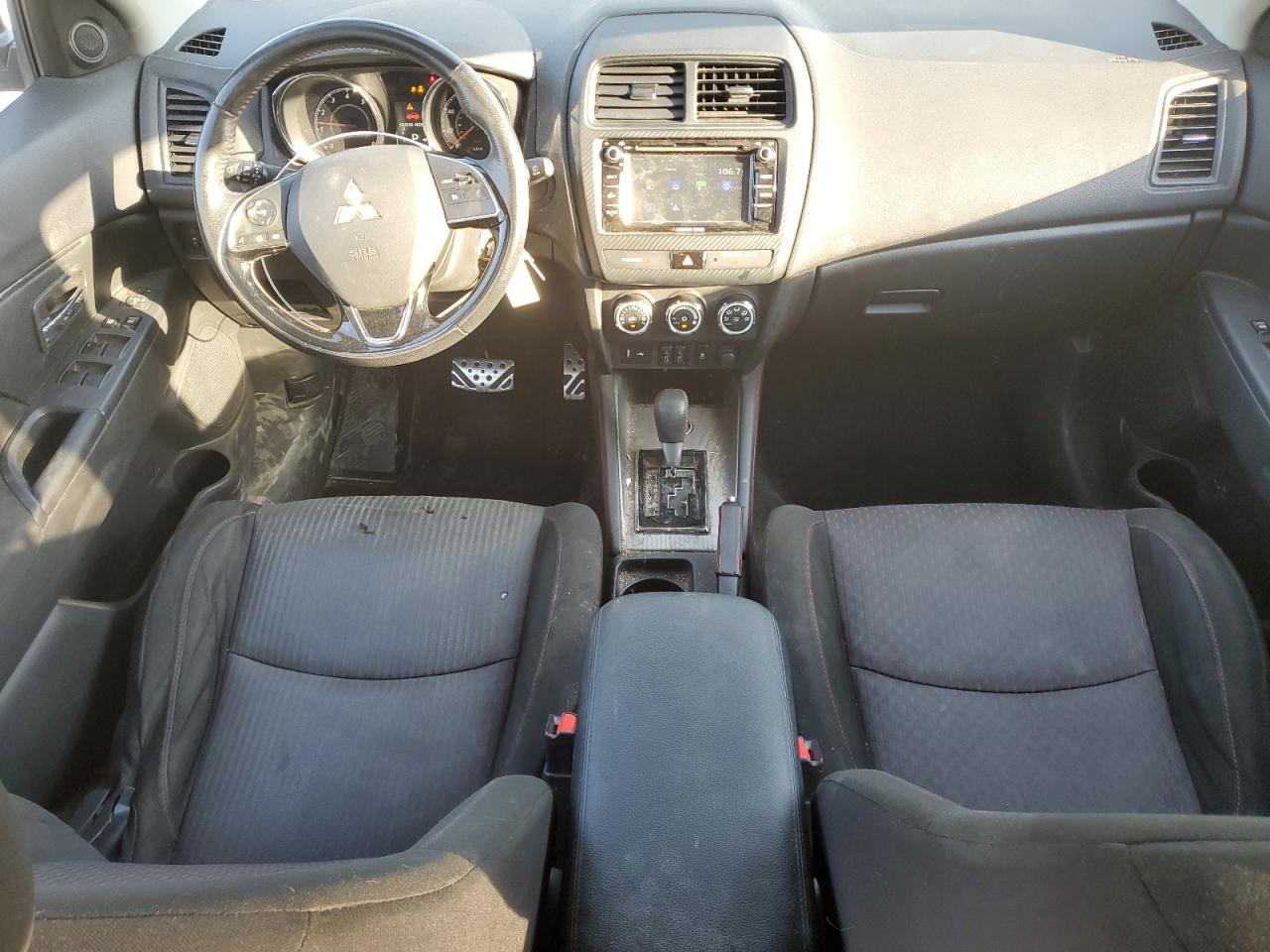 2018 Mitsubishi Outlander - Image 8