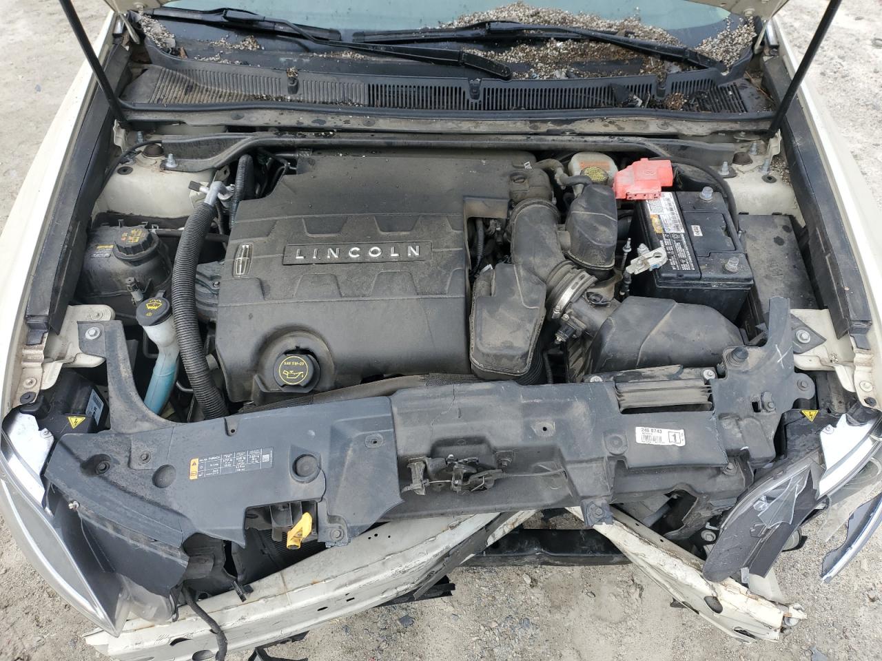 2014 Lincoln MKS - Image 12