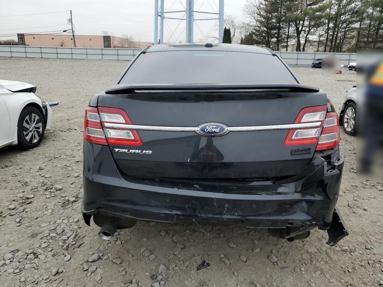 2015 Ford Taurus - Image 6