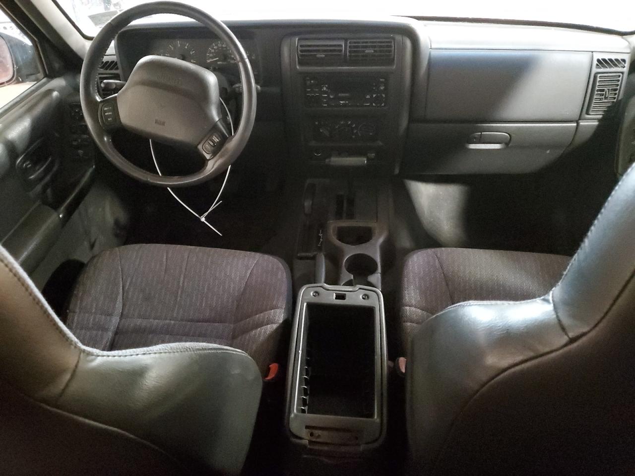 2001 Jeep Grand Cherokee - Image 8