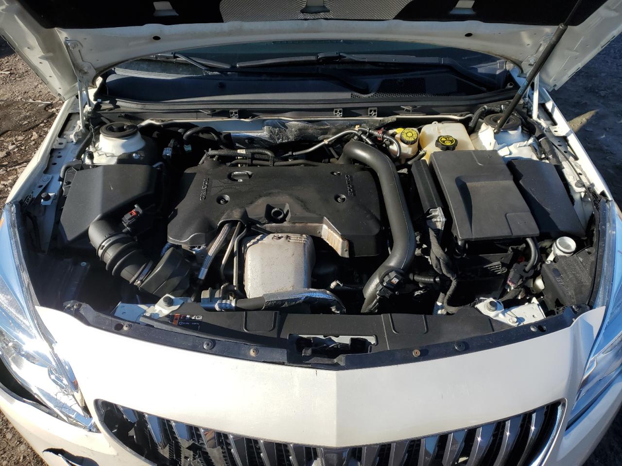 2014 Buick Regal - Image 11