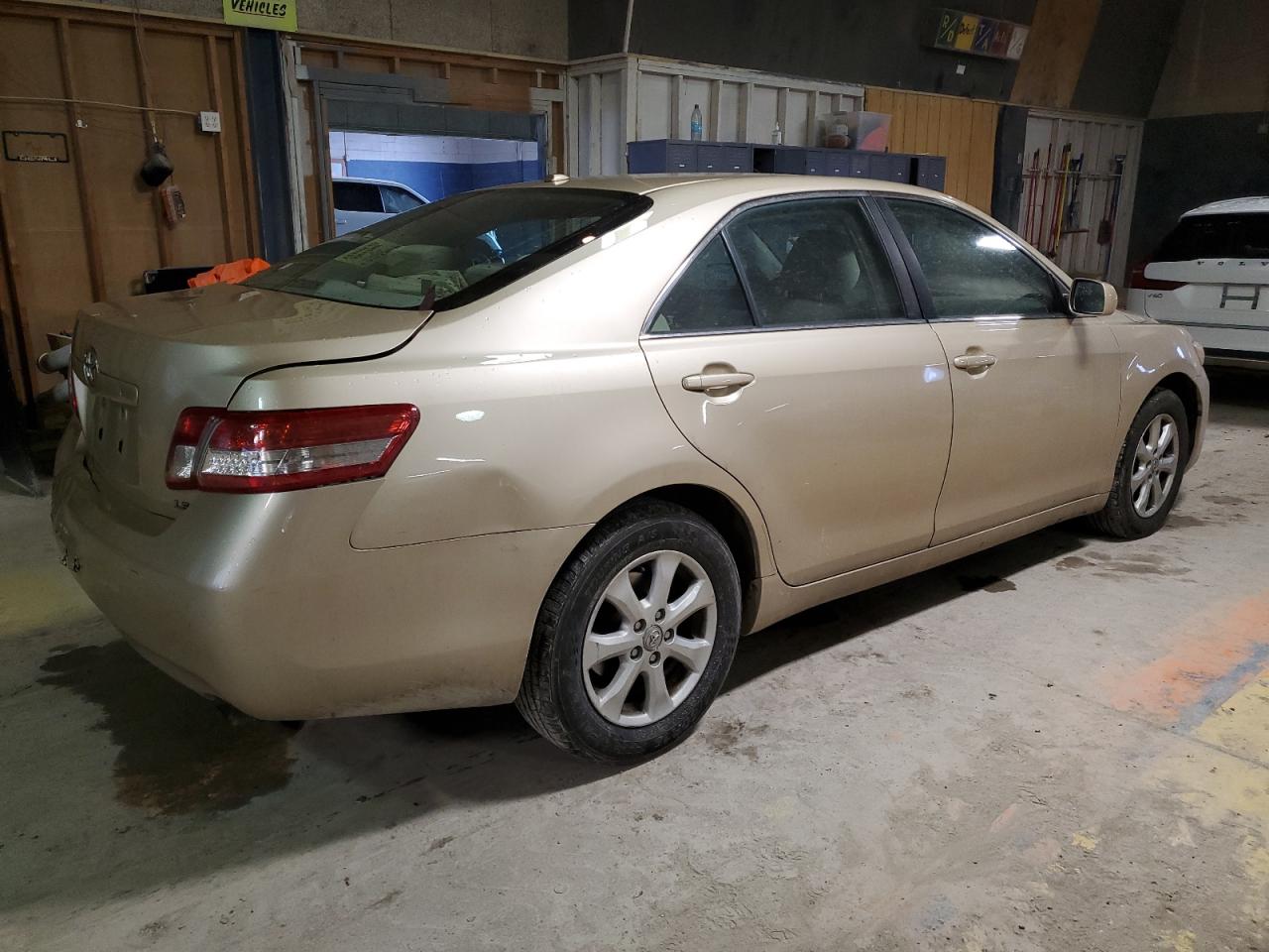 2011 Toyota Camry - Image 3