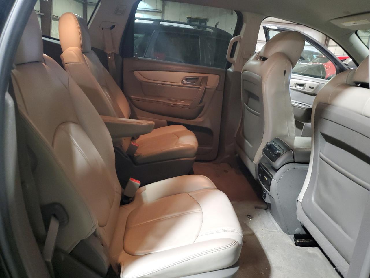2016 Chevrolet Traverse - Image 11