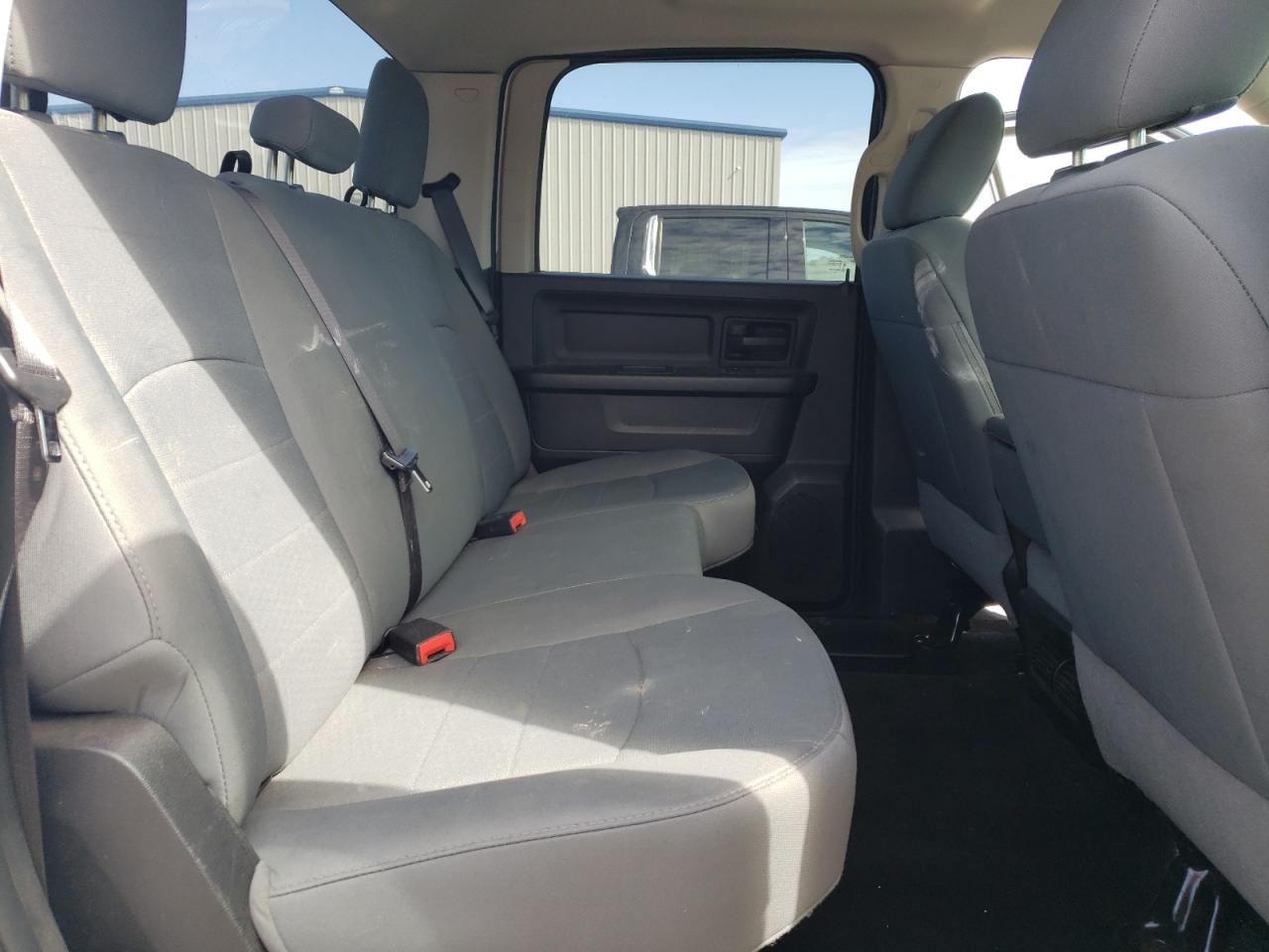 2015 RAM 1500 - Image 10