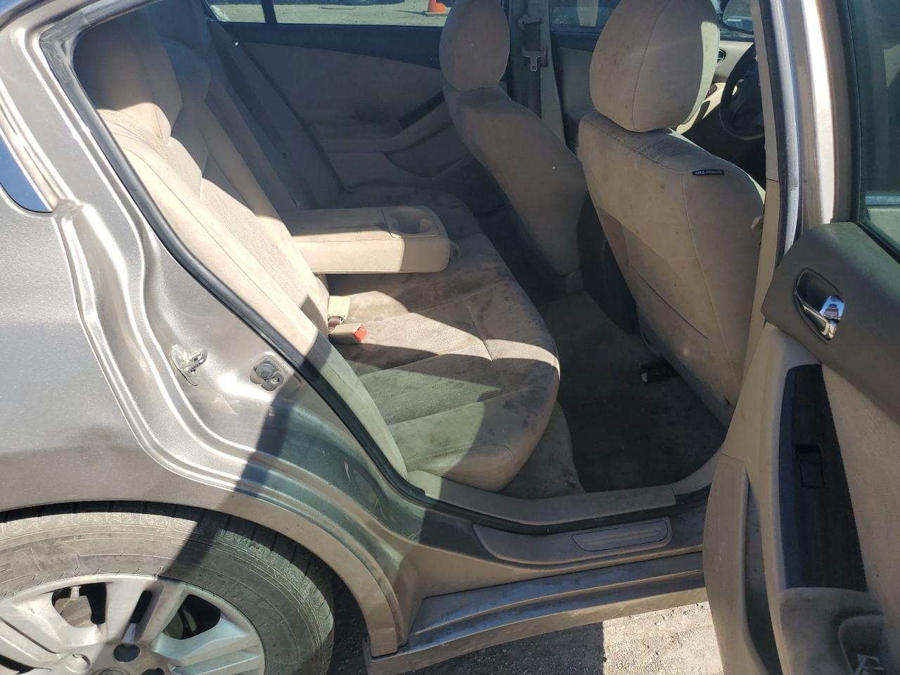 2011 Nissan Altima - Image 10